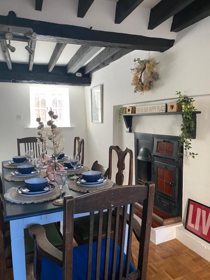 Holiday home The Nook- A Rustic In A Beautiful Village. *
