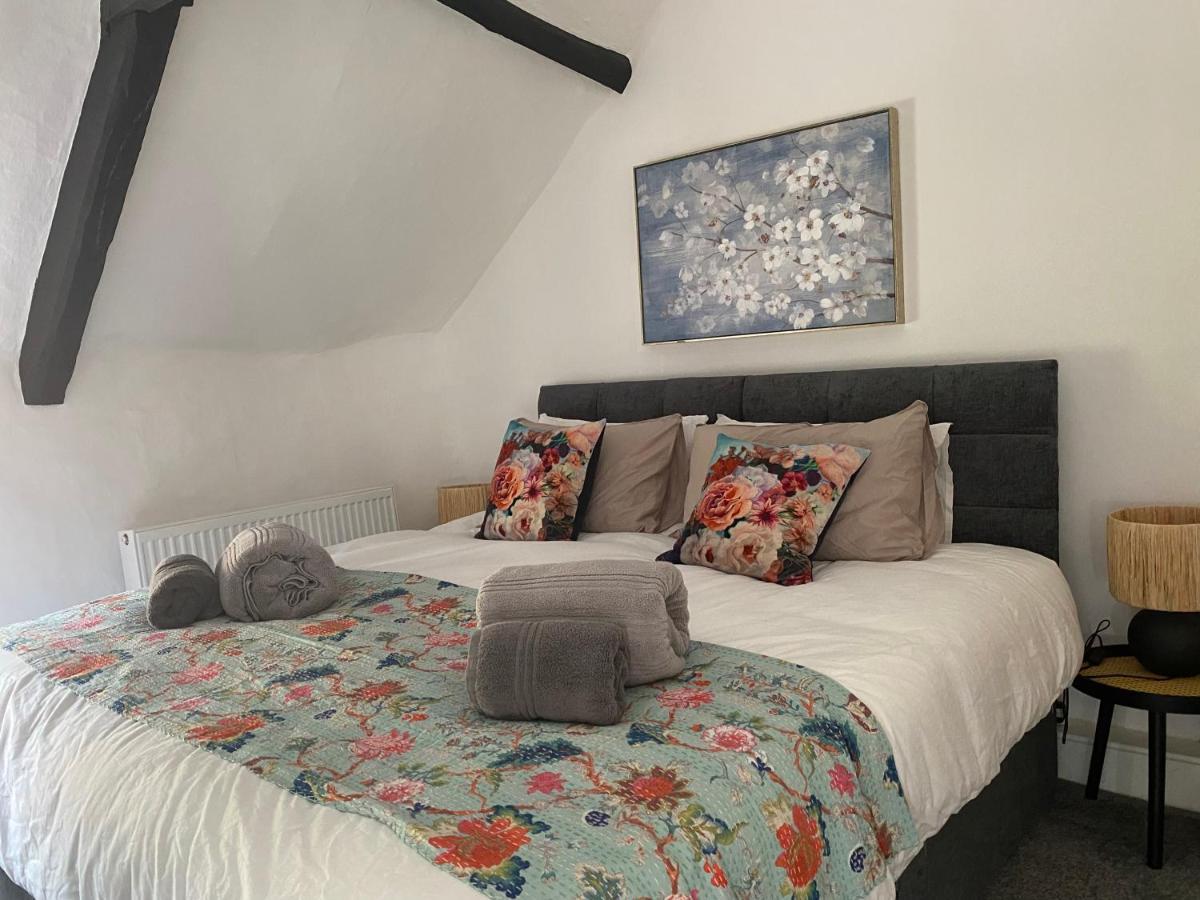 Casa de Férias The Nook- A Rustic In A Beautiful Village. *